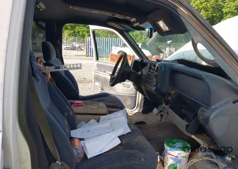 1999 GMC Suburban 2500 Sl from USA, damaged, VIN 3GKGC26R1XG501867